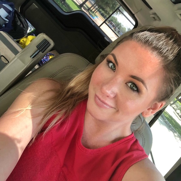 Hangout with me in my Closet! - Picture 2 of 5